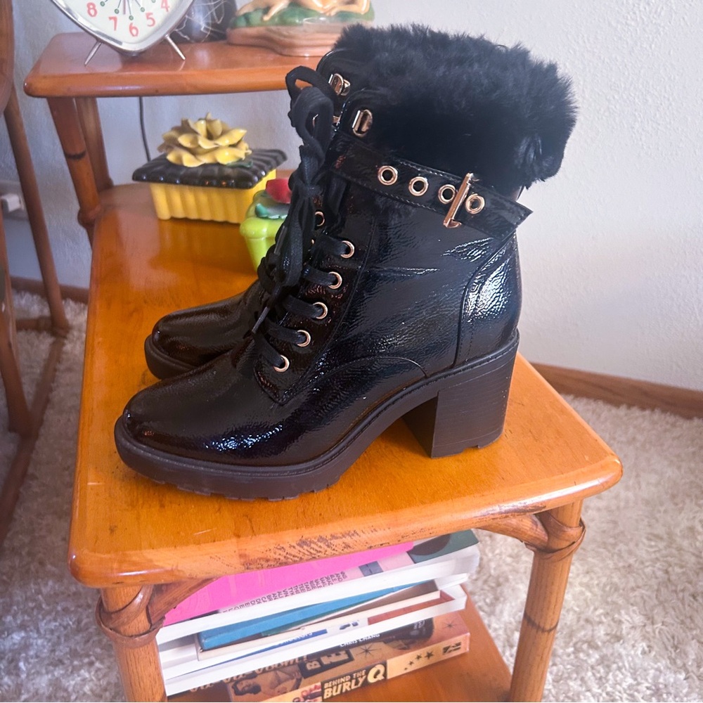 Retro Ankle Boots | Patent | Black | Fur Trim | 8.5 | Bootie | Lace Up